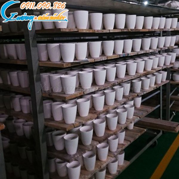 Xưởng Gốm Sứ Việt có kinh nghiệm nhiều năm sản xuất và phân phối ly, cốc sứ 