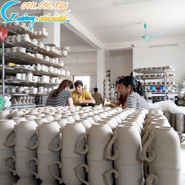 Xưởng gốm Sứ Việt- Sản xuất và cung cấp ly sứ có nắp với số lượng lớn