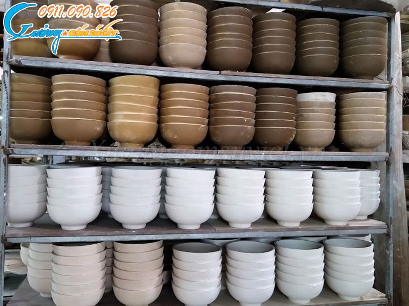 Các sản phẩm bát đĩa sản xuất tại Xưởng Gốm Sứ Việt