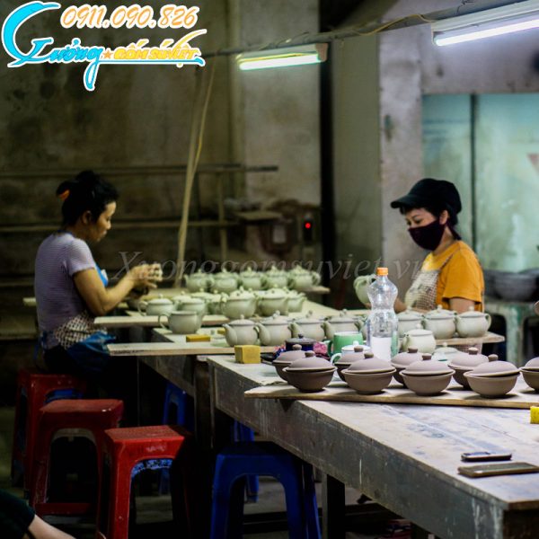 Xưởng Gốm Sứ Việt là tổ hợp của những xưởng sản xuất có chất lượng và uy tín nhất tại làng gốm Bát Tràng