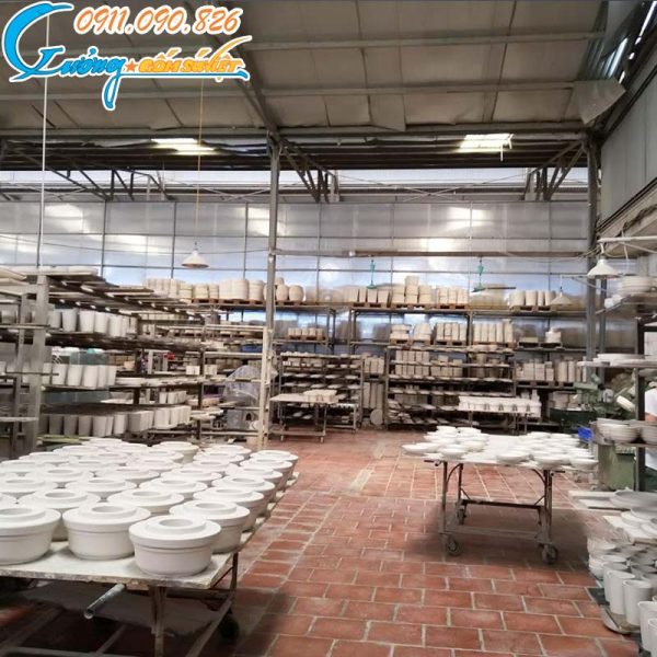 Xưởng Gốm Sứ Việt có quy mô sản xuất lớn, cung cấp được số lượng lớn hàng hóa cho khách hàng trong thời gian ngắn