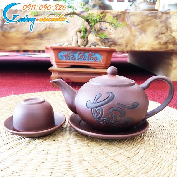 Với kiểu dáng hài hòa, đơn giản, bộ ấm trà tử sa Thiền tịnh được rất nhiều khách hàng yêu thích