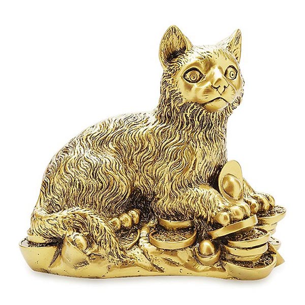 Những tượng Mèo màu vàng son được trưng bày nhiều nhất vì mang lại nhiều tài lộc, may mắn