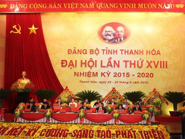 Tại sao ấm chén in logo được ưa chuộng làm quà tặng Đại hội tại tỉnh Thanh Hóa?