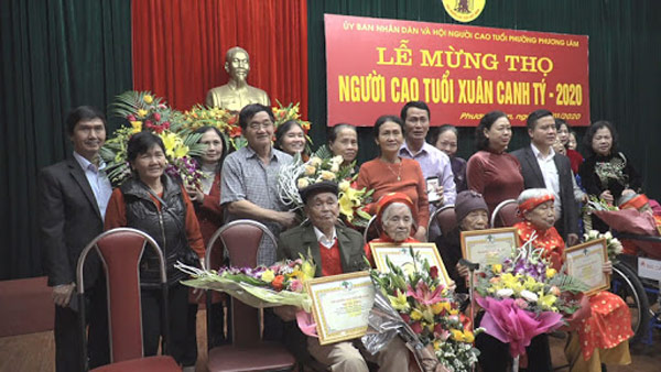 Bộ sưu tập set quà tặng cho chương trình kỉ niệm 25 năm ngày Thành lập Hội Người cao tuổi Việt Nam