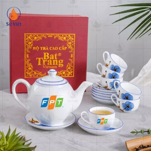 Ấm Trà Vẽ Hoa In Logo Công Ty FPT Tri Ân Khách Hàng