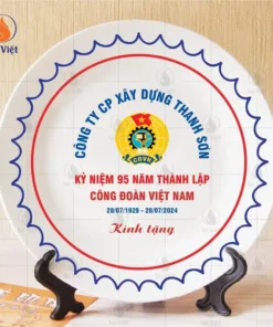 đĩa sứ in chữ kỷ niệm 95 năm thành lập công đoàn CTCP Xây dựng