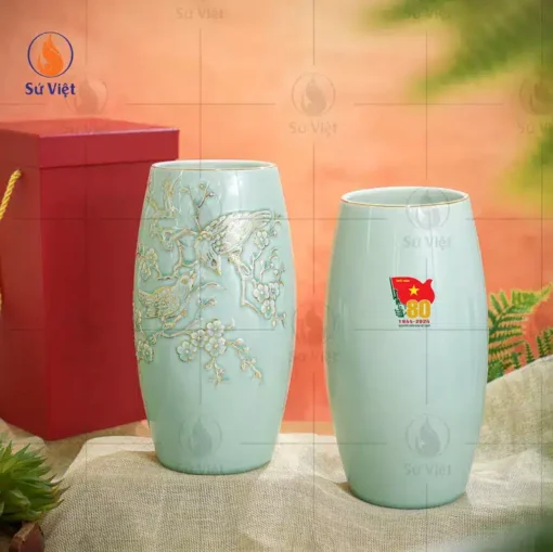 Bình hoa men in chữ quà tặng kỷ niệm 80 năm thành lập Quân Đội Nhân Dân