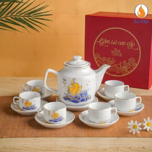 Bộ ấm chén trắng dáng vuông họa tiết thuận buồm xuôi gió kẻ vàng kim
