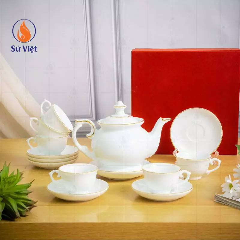 Bộ trà trắng Bát Tràng dáng đài các kẻ chỉ vàng kim