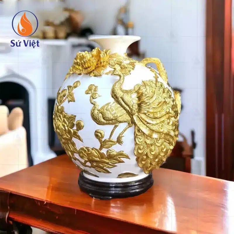 Bình hút lộc dát vàng Công Đào màu trắng