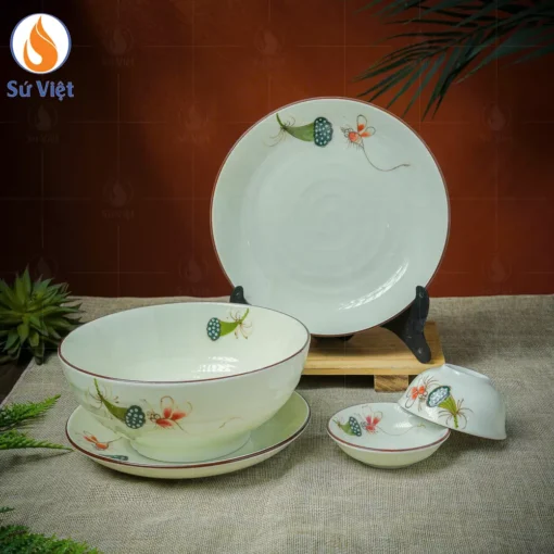 Tô Đựng Phở Sâu Men Kem Vẽ Sen Chuồn