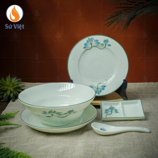 Tô phở yêu men kem hoa sen xanh