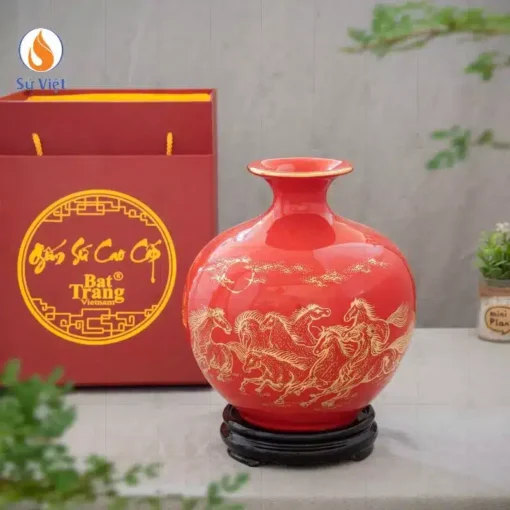 Bình hút lộc Bát Tràng họa tiết Mã đáo thành công men đỏ kẻ vàng kim