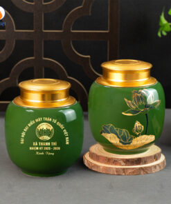 Hũ trà gốm hoa sen vẽ vàng in logo Mặt trận Tổ quốc Việt Nam