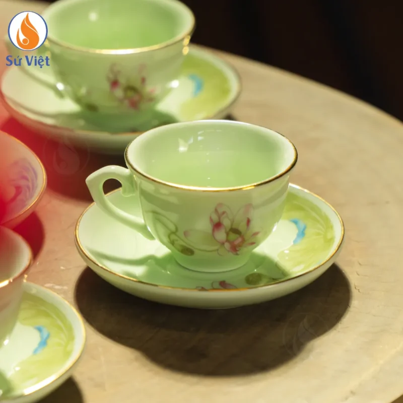 Bộ Ấm Chén Men Ngọc Sen Nước Viền Vàng Kim
