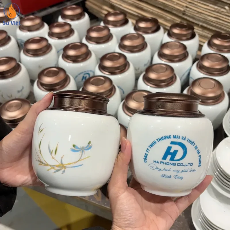 Dự Án 200 Hũ Trà In Logo Công Ty TNHH Hà Phong