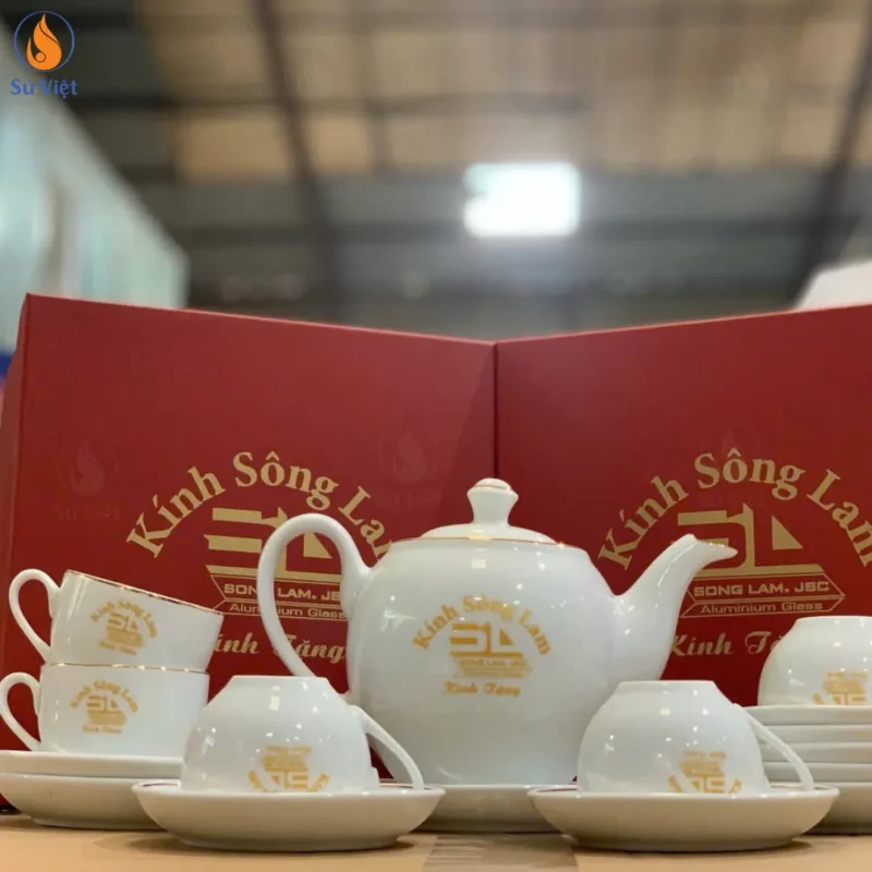 Dự Án 60 Bộ Ấm Trà In Logo Thương Hiệu Kính Sông Lam