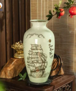 Bình Hoa Thuận Buồm Xuôi Gió Vàng Kim