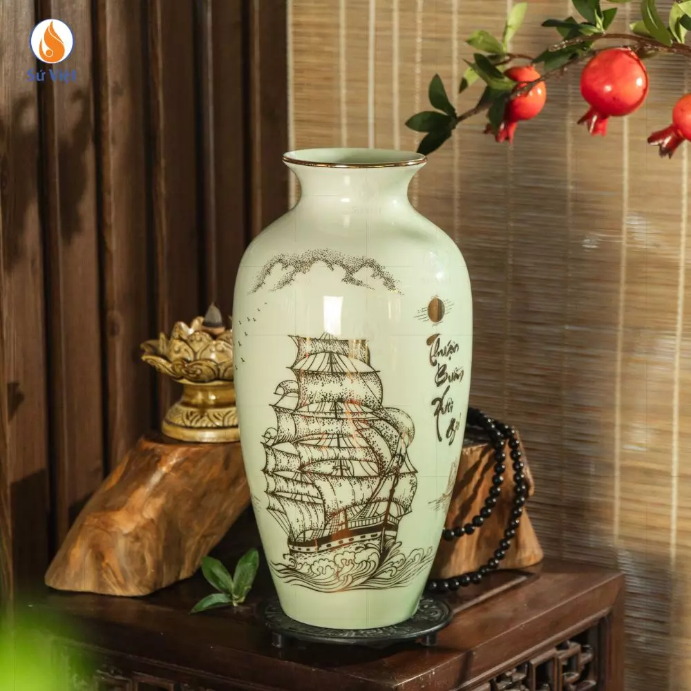 Bình Hoa Thuận Buồm Xuôi Gió Vàng Kim