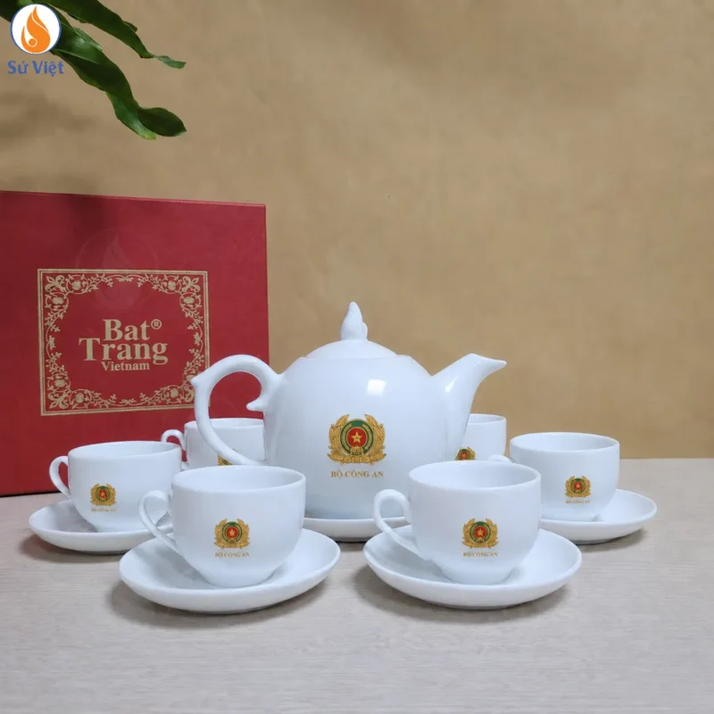 Bộ ấm chén in logo kỷ niệm 80 năm thành lập an ninh nhân dân