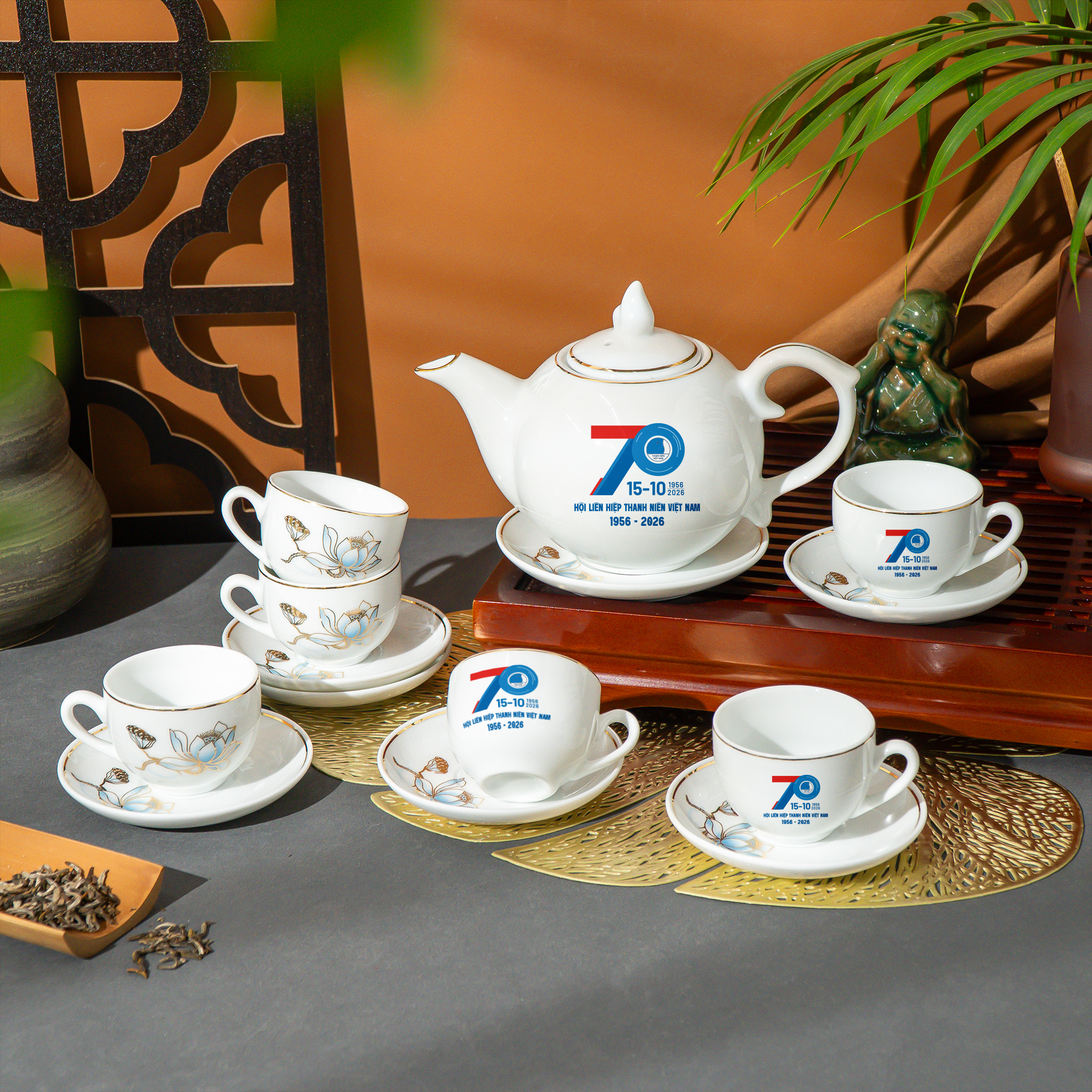 Bộ Ấm Chén Sen Xanh Kỷ Niệm 70 Năm Hội Liên Hiệp Thanh Niên