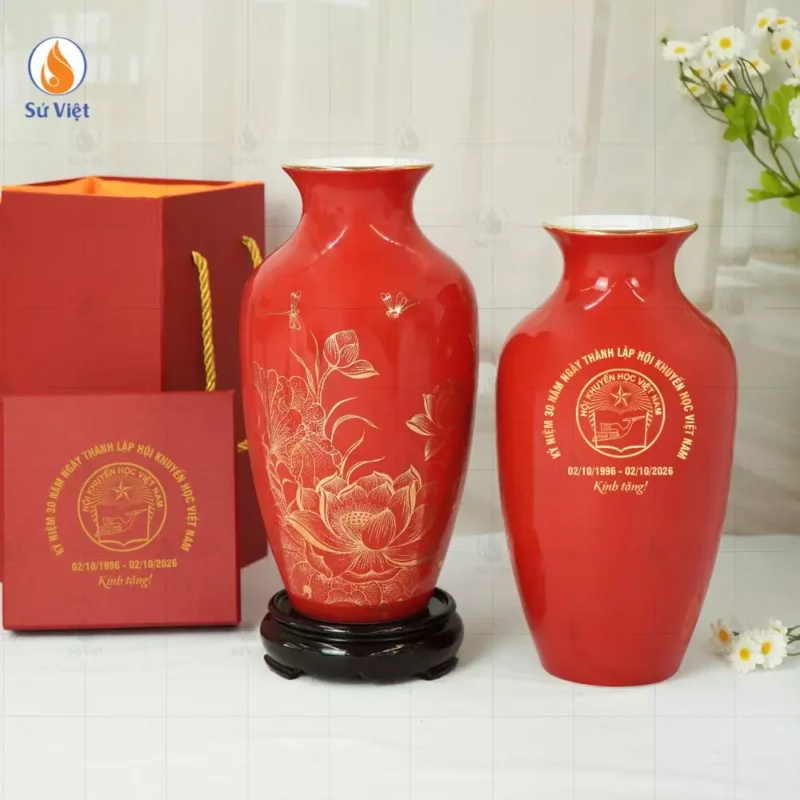 Lọ Hoa Sen Vàng In Logo Kỷ Niệm 30 Năm Hội Khuyến Học