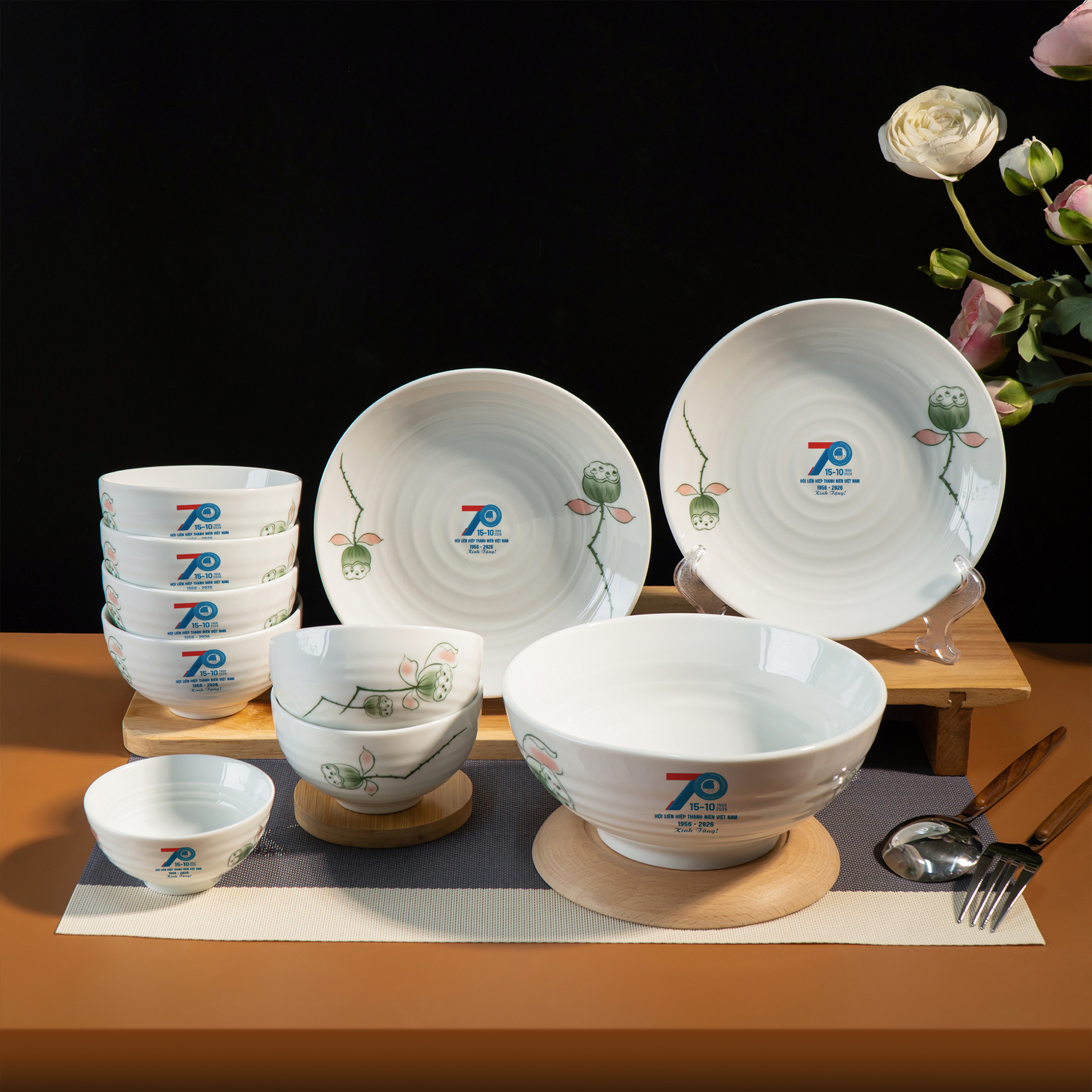 Set 10 Bát Đĩa Sen Kỷ Niệm 70 Năm Hội Liên Hiệp Thanh Niên