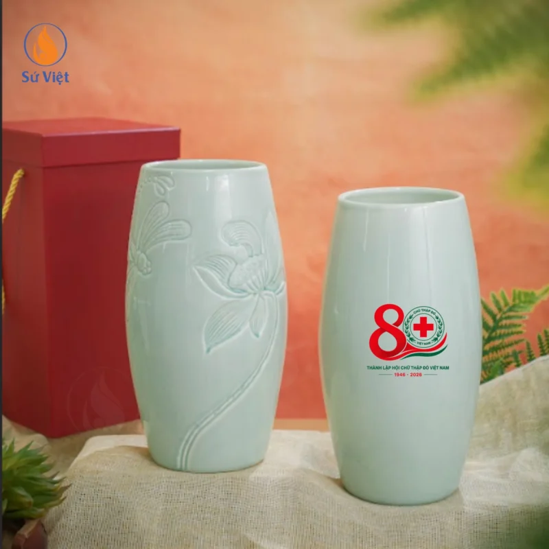 Lọ Hoa Gốm In Logo 80 Năm Thành Lập Hội Chữ Thập Đỏ Việt Nam