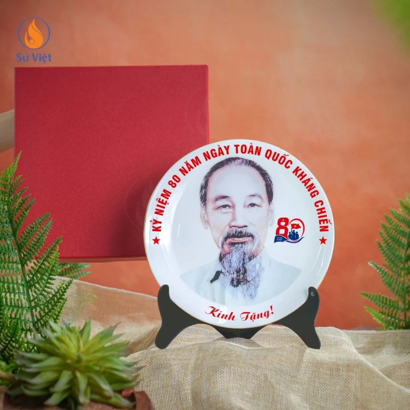 Đĩa Trưng Bày Hình Bác Hồ In Logo 80 Năm Ngày Toàn Quốc Kháng Chiến