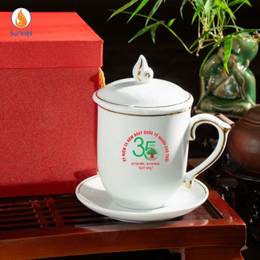 Cốc sứ trắng có nắp